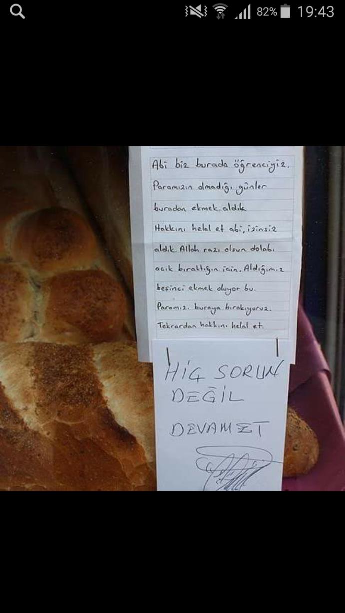 Hayatta paradan daha önemli şeyler var "insanlık" gibi mesela... Sizce..?