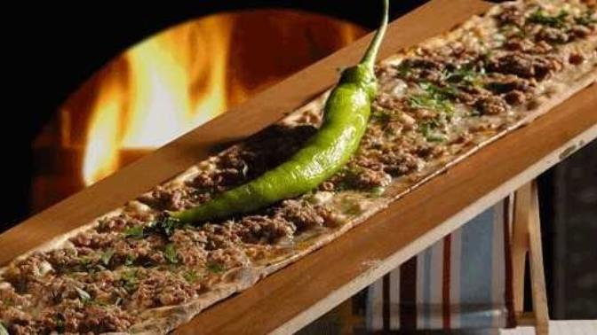 Etli ekmek ve etli pide arasındaki fark nedir, hangisini tercih edersiniz?
