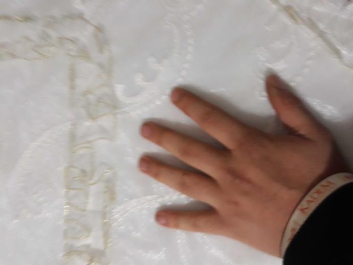 Kızlar ellerim kız elinden bile küçük acaba benim ellerim mi küçük onların ellerimi büyük?