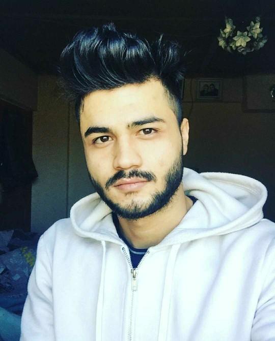 Sizce en yakışıklı fenomen hangisi ??