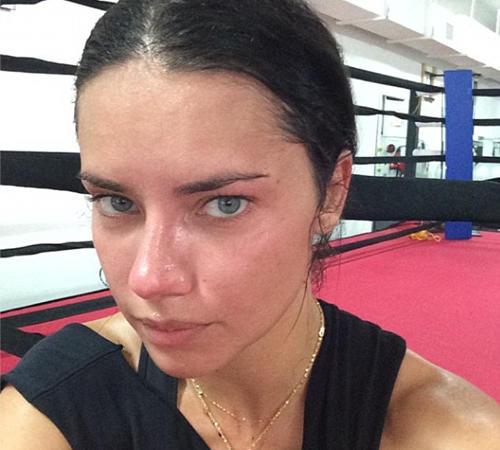 Adriana Lima'nın doğal hali çok güzel mi?
