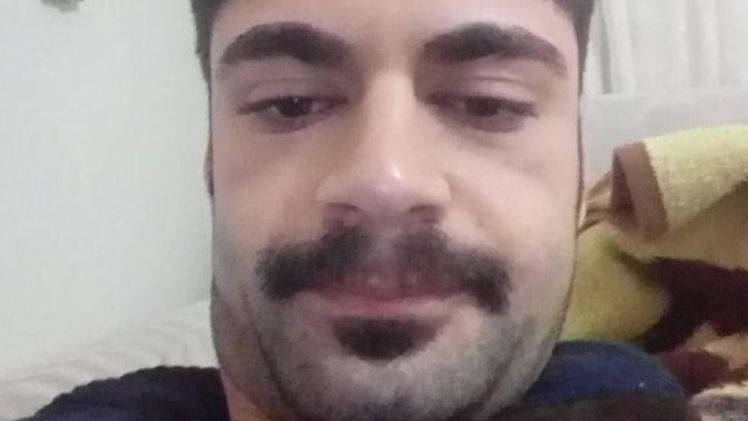 Dışarı çıkarken kendimi kasıyorum. Nasul kurtulurum?