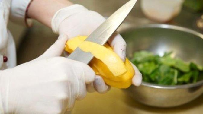 Yemek yapacağınız zaman eldiven kullanıyor musunuz?