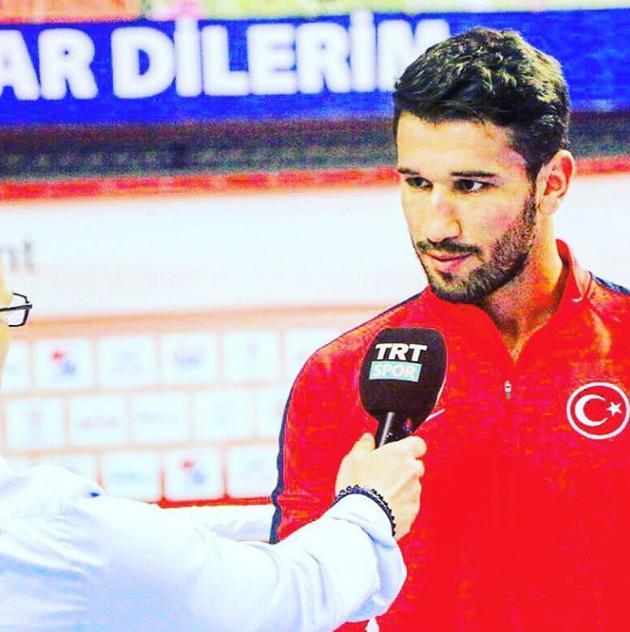 Kızlar, Sizce Survivor Adem Kılıççı Yakışıklı mı?
