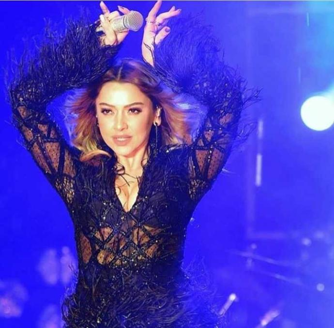 Hadise mi Aslı Enver mi??