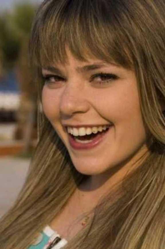 Hadise mi Aslı Enver mi??