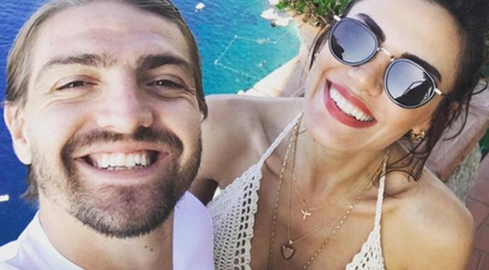 Caner Erkin istedi, Şükran can dostunu sildi! Eşiniz kıskanıyor diye, en yakın arkadaşınızdan vazgeçer misiniz?