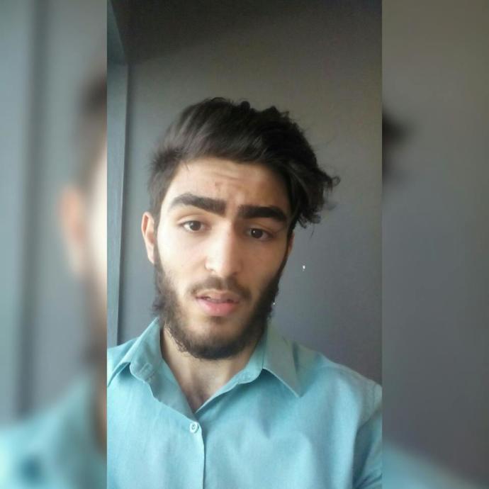 Kaşlarını alan erkek ?