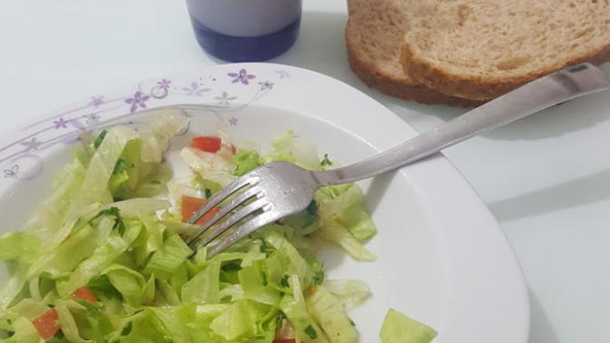 Her akşam salata yesem kilo verirmiyim (fotografli)?