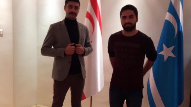 Biri boksör diğeri güreşci sizce hangi fizik daha iyi gözüküyor?
