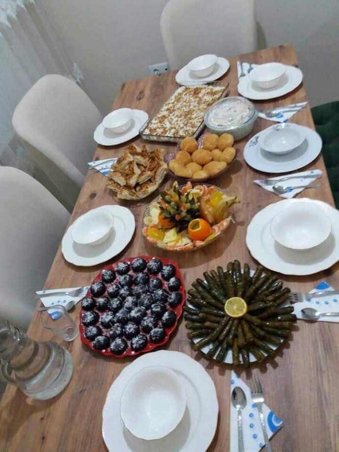 Size konuk olan misafirler nasıl bir sofra düzeniyle karşılaşır?