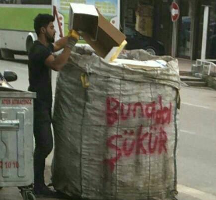 Herkesin bir derdi var; kiminin ekmeği bayat, kiminin pırlantası ufak.?