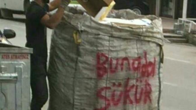 Herkesin bir derdi var; kiminin ekmeği bayat, kiminin pırlantası ufak?