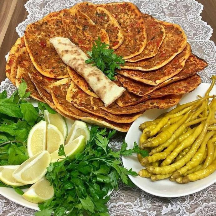 Spordan sonra "Sevgilim, beni lahmacun yemeğe götürür müsün?" Diyen sevgilinizin bu isteğini yerine getirir misiniz?