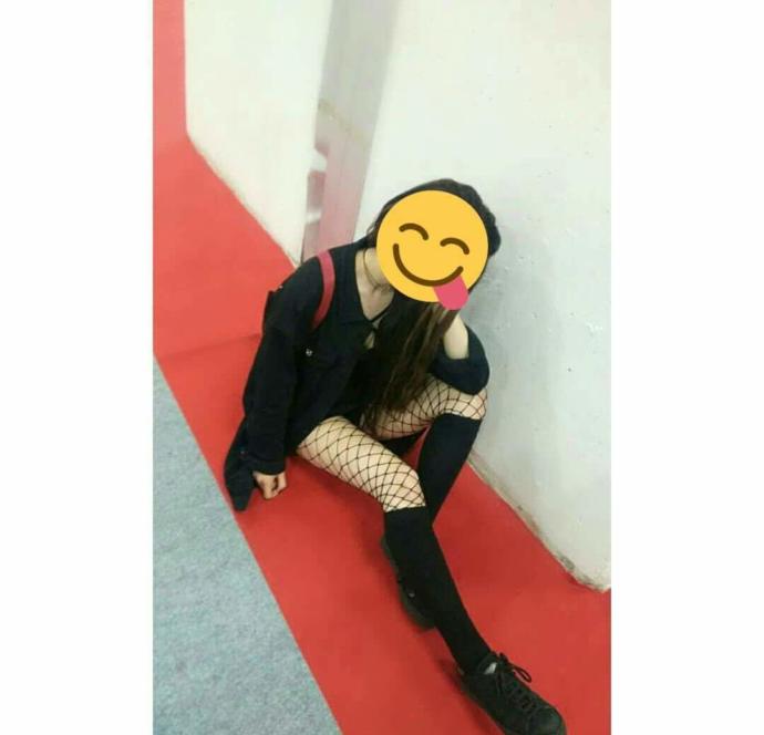 Fileli çorap giyemisiniz ? Ben giymeyi çok seviyorum çok güzel gösteriyor ya siz ?