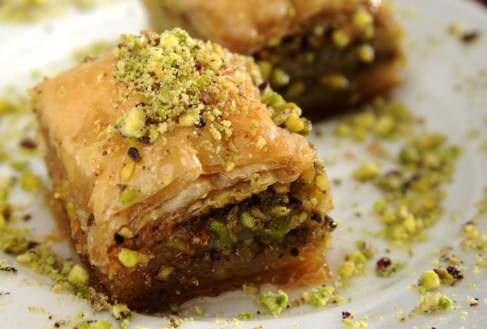 Baklava yapan kız mı daha iyidir yoksa magnolia yapan mı?