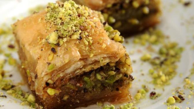 Baklava yapan kız mı daha iyidir yoksa magnolia yapan mı?