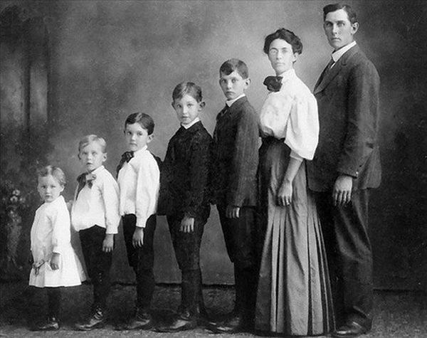 Dünyada ANNE BABA OLMA SINAVI olsaydı sınavın soruları nasıl olurdu?