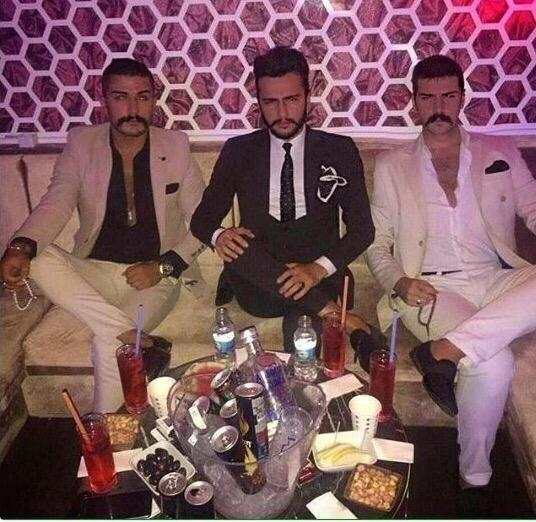 Erkeklerde göğüs dekoltesini nasıl buluyorsunuz?