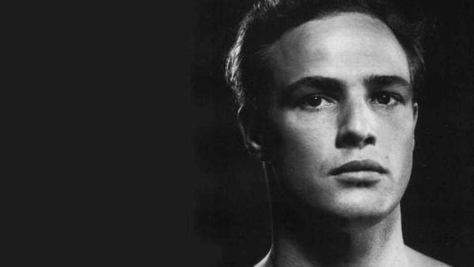 Marlon Brando çok yakışıklı değil mi?