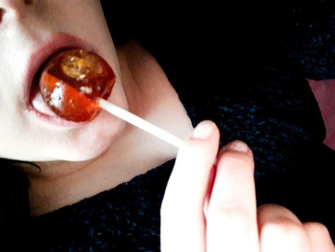 Sokakta lolipop yemenin nesi yanlıs??