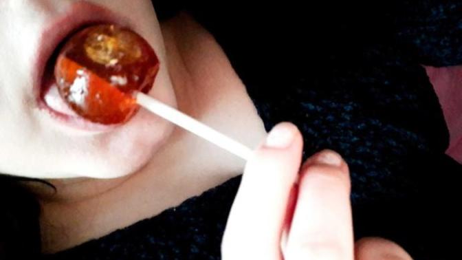 Sokakta lolipop yemenin nesi yanlıs?