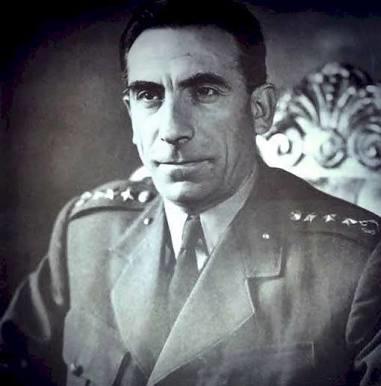 Türk siyaset tarihin en yakışıklı ve karizmatik lideri sizce bu isimlerden hangisi 😊?