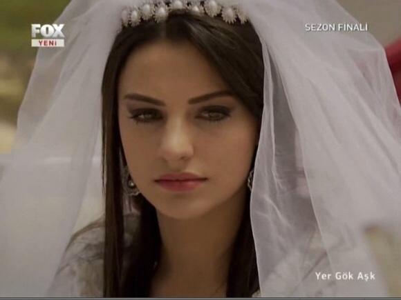 Tuvana Türkay güzel bir kadın değil mi?