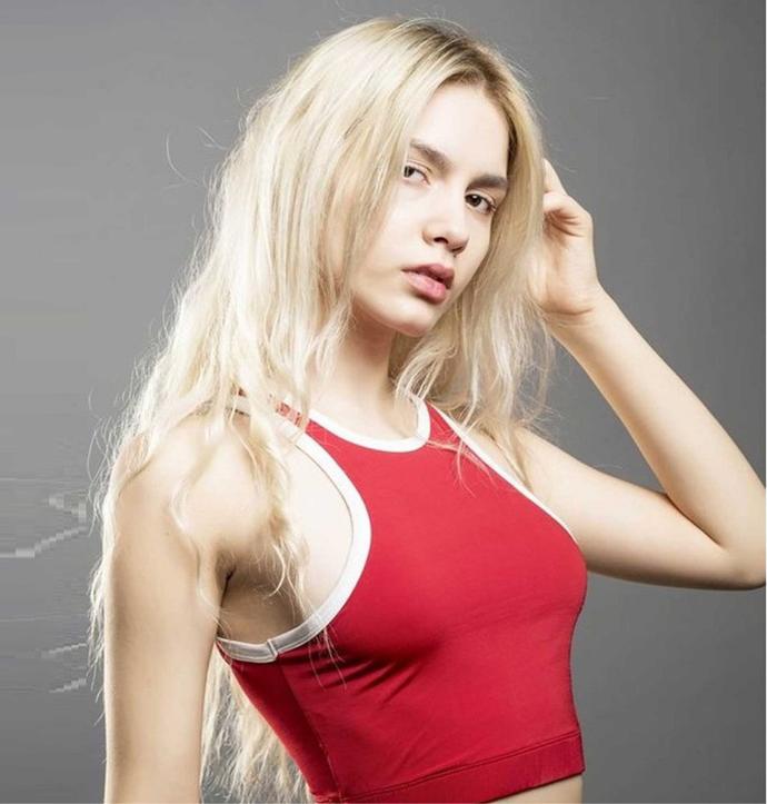 Hangisi güzel? Anna Zak vs Aleyna Tilki?
