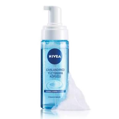 Nivea yüz temizleme köpüğü kullanan var mı?