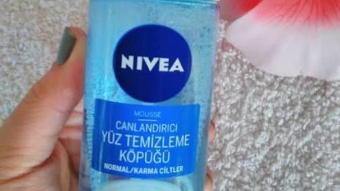 Nivea yüz temizleme köpüğü kullanan var mı?