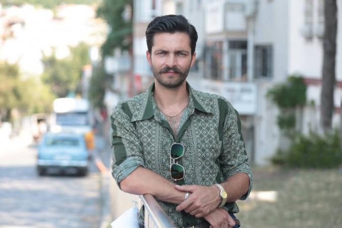 Bıyık hangisine daha çok yakışıyor?