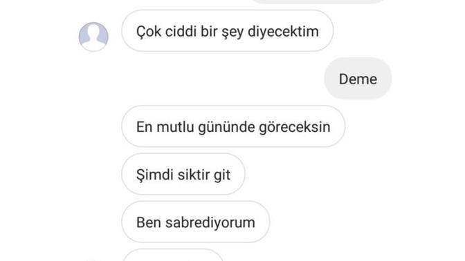Aşağıda konuştuğumuz yazıyı paylaştım kavgaliydik. Bana mutlu gününde göreceksin dedi nedemek bu? Supriz mı?
