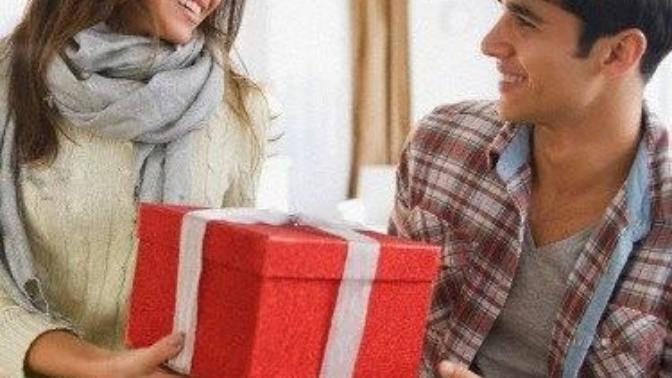 Sizce 2 haftalık sevgiliye 14  Şubat  sevgililer günü için hediye alınır mı?