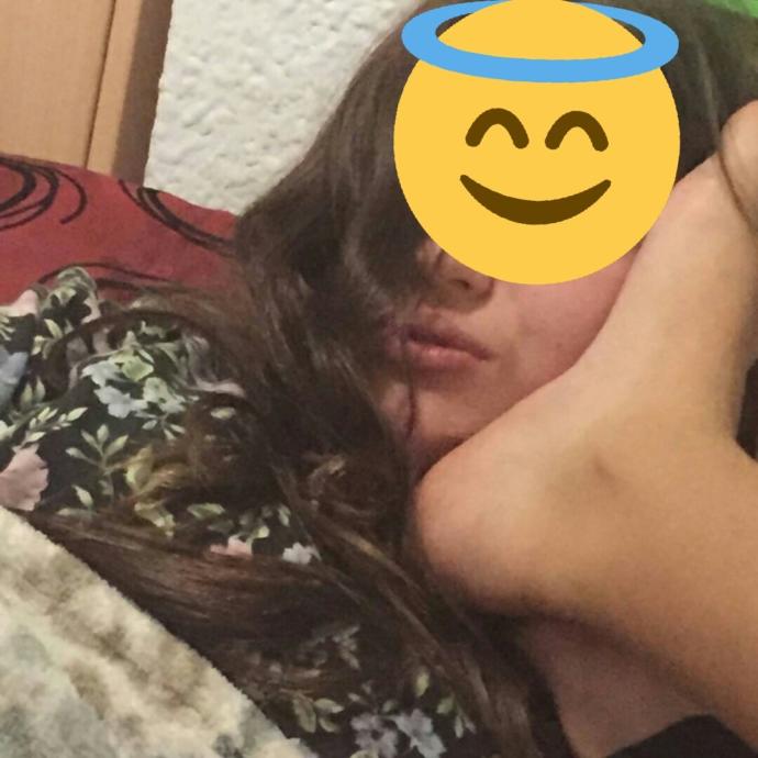 Kızlar, Arkadaşım ayak fetişi bütün gece böyle uyumak istiyomus aslında bende böyle uyutmak isterim ama emir ver diyo ne diyim ?