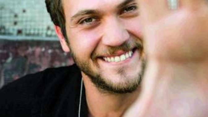 Aras Bulut İynemli’nin oyunculuğunu nasıl buluyorsunuz?