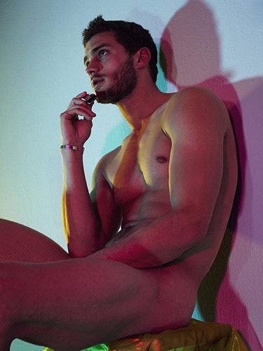 Grinin 50 Tonu'nda hayranlıkla izlediğimiz aktör Jamie Dornan'ın hangi tonu daha çekici?