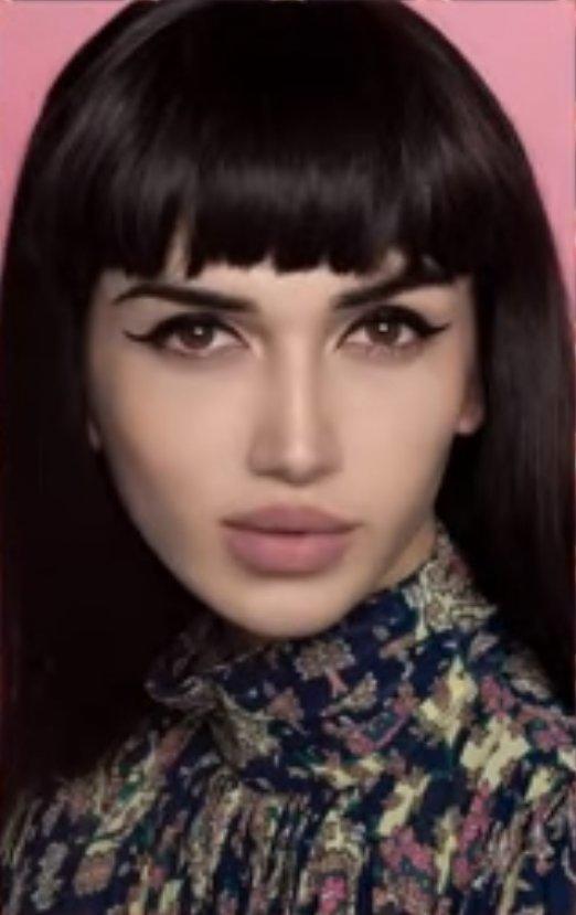 Kazakistan'da genç bir erkek, kadınların yarıştığı güzellik yarışmasında finale kaldı ?