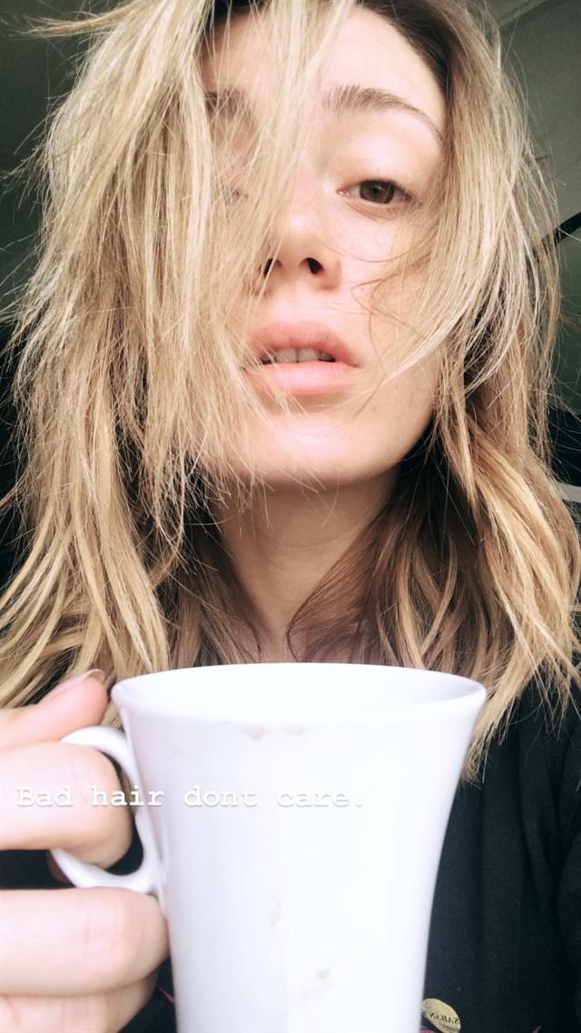 Gizem Karaca nın makyajsız hali sizce güzel mi ?