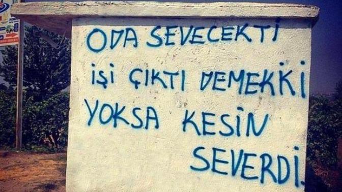 Çukur dizisini ve duvar yazılarını takip ediyor musunuz? Bir duvar yazısı ile katılmak istersen, ne yazardın?