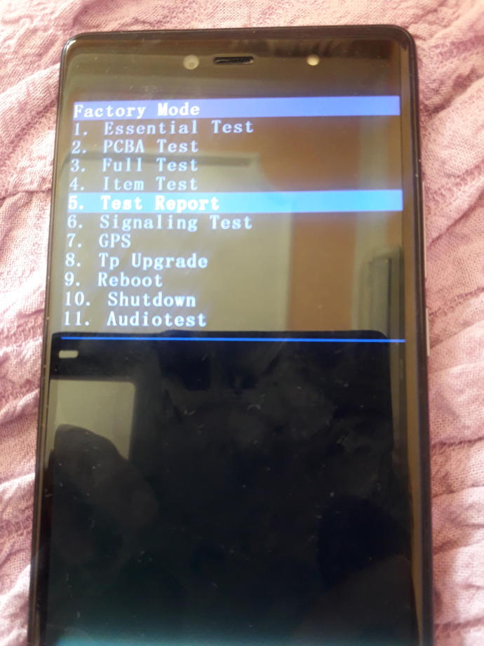 Telefonun şarjı dolduktan sonra çektim yandaki bir iki tuşuna batım yanlışlıkla ve ekran şu hale geldi ne demek bu?