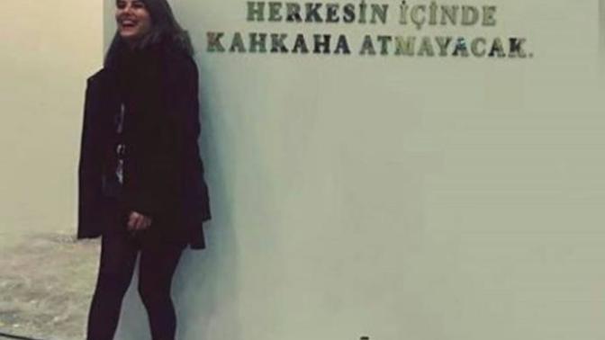 +1Kadın Herkesin İçinde Kahkaha Atmayacak? Buna katılanlar varmış, ne düşünüyorsunuz bu 🐴 kafalılarla ilgili?