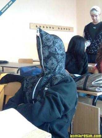 Derste uyuyan var mı ??