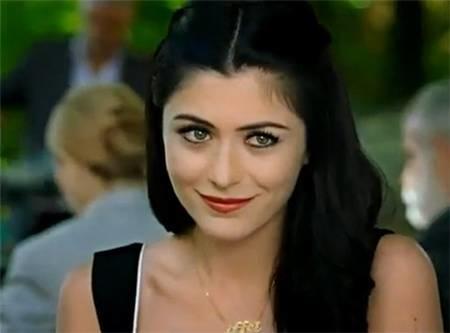 Sizce Türk dizi tarihinin en kötü kadın karakteri kimdir sizce?
