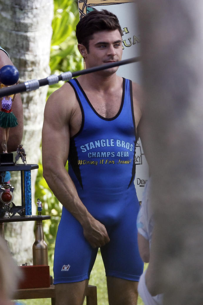 Sizce aktör Zac Efron'ın fiziksel çekiciliği hangi fotoğrafta daha yüksek? 