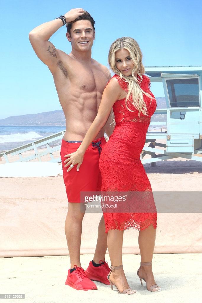 Sizce aktör Zac Efron'ın fiziksel çekiciliği hangi fotoğrafta daha yüksek? 