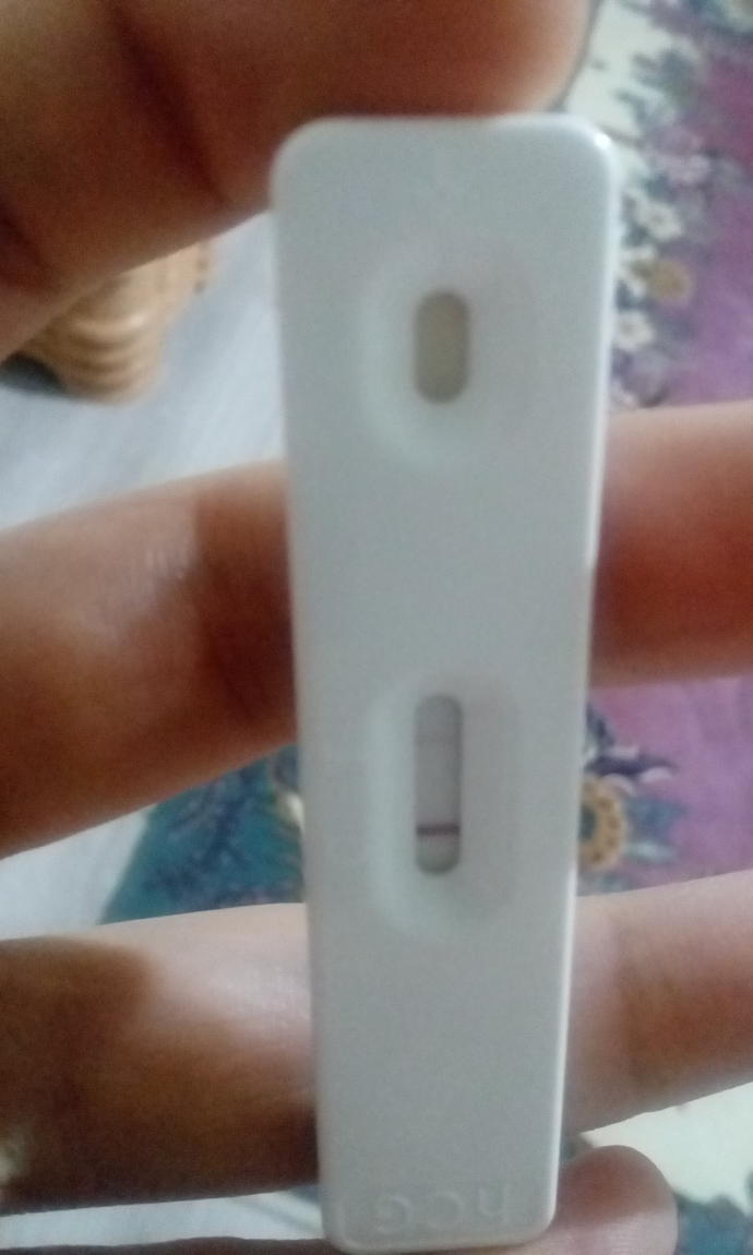 Kızlar, 4 Aylık evliyim gebelik testinde cizginin birisi silik çıktı?