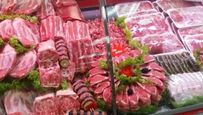 Ciğ ete dokunurken tiksiniyor musunuz??