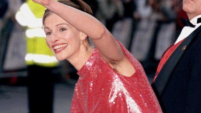 Julia Roberts koltuk altı kılları ile her daim mutlu oldu. Sizce kadınlar koltuk altı kıllarını Julia Robert gibi almasa olur mu?