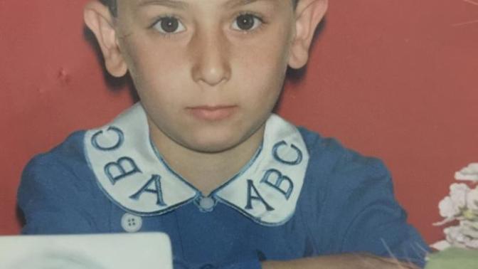 Kulaklarımla dalga geçiyorlar 😔 Kepçe kulaklı o diyorlar 😔 Kepçe kulaklımıyım ben?